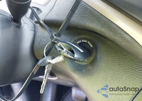 2014 Jeep Cherokee Latitude z USA, uszkodzony, nr VIN 1C4PJMCB3EW318344